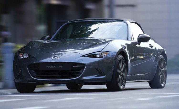 مازدا MX-5 موديل 2021 تزود بنظام أبل كار بلاي لاسلكي وخيارات ألوان جديدة