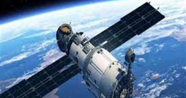 عالم صينى يطوّر برنامجا خاصا بالتحكم بالأقمار الصناعية فى مدار القمر بجامعة روسية