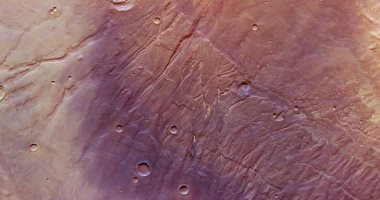 قنوات غامضة على المريخ توحى باحتمال تدفق المياه على سطح الكوكب مجددا بالمستقبل