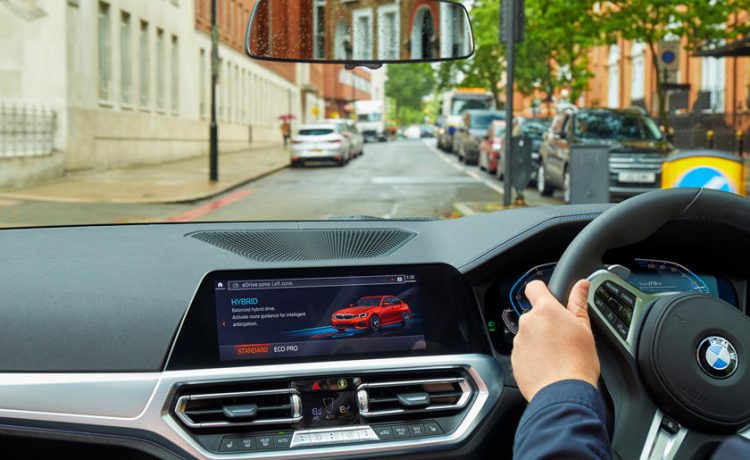 BMW تقدم أحدث تقنية للتعرف على المناطق قليلة الانبعاثات في بريطانيا