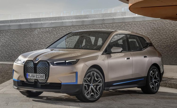 BMW تعترف بأن المركبات الكهربائية أكثر أهمية من أي وقت مضى