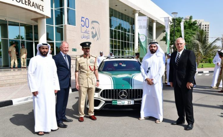 شرطة دبي تقدم مرسيدس AMG GT 63 S لأسطولها