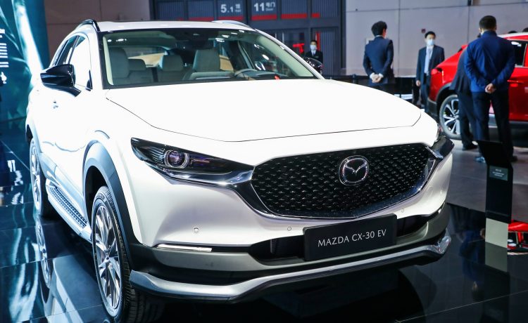 مازدا تكشف الستار عن CX-30 EV الكهربائية في معرض شنغهاي للسيارات