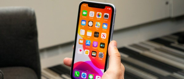 تقدم Apple بدائل مجانية لشاشات iPhone 11 غير المستجيبة