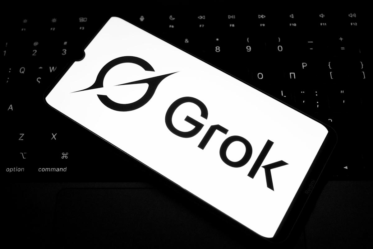 تطبيق Grok يضيف مولّد صور وفيديو بالذكاء الاصطناعي مع وضع Spicy للمحتوى الجريء