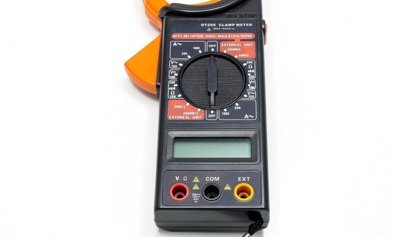 الفرق بين مقياس التيار الكهربائي والفولتميتر – Ammeter vs Voltmeter