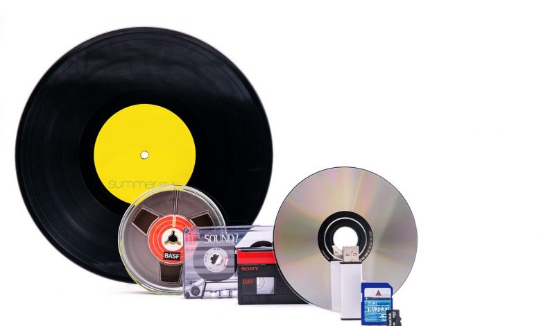 الفرق بين القرص الضوئي والقرص المغناطيسي Optical Disk vs Magnetic Disk