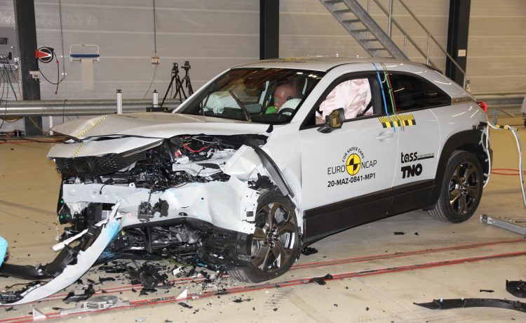 فيديو : نتائج اختبارات التصادم Euro NCAP على مازدا MX-30 وهوندا جاز