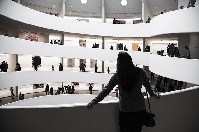 تطبيق MoMA