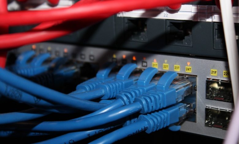 تقنية الطاقة عبر الإيثرنت Power over Ethernet