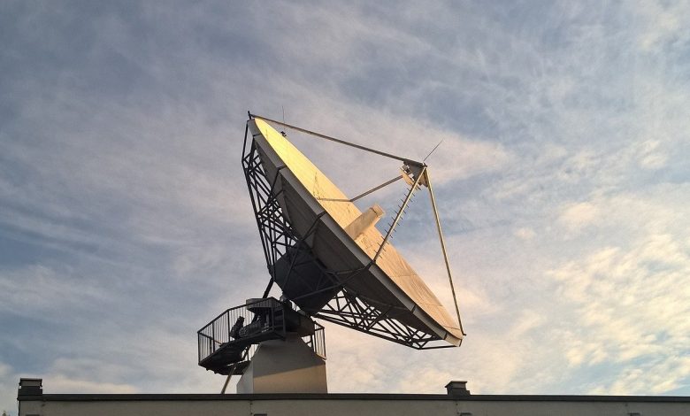 الهوائي العاكس المكافئ – Parabolic Reflector Antenna