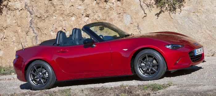 مازدا MX-5 مياتا 2016 بتصميم جديد تنطلق بسعر 24.915 دولار