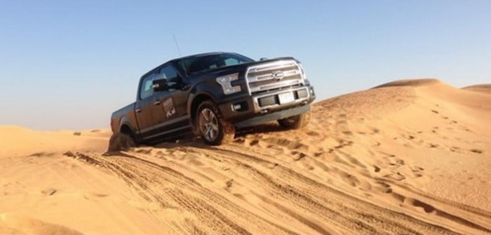 شاحنتا فورد F-150 لخدمة العمل في محمية دبي الصحراوية