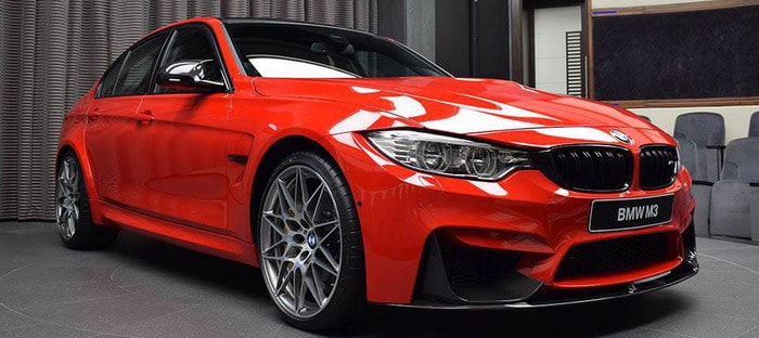 BMW M3 بباقة Competition تبدو رائعة مع اللون الأحمر فيراري