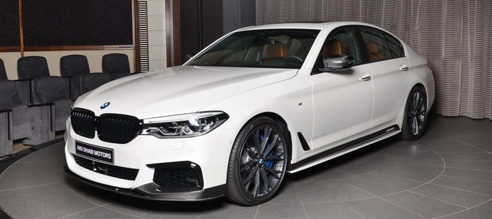 BMW M550i xDrive تظهر في أبوظبي وتجعل M5 بدون فائدة