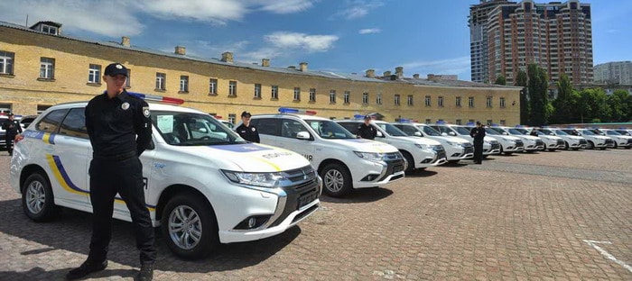 الشرطة الأوكرانية تتسلم 635 سيارة ميتسوبيشي أوتلاندر PHEV