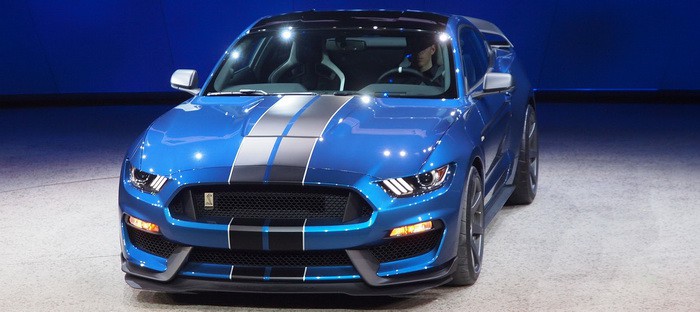 فورد موستانج شيلبي GT350R . . الرشاقة والإبداع السباقي في ديترويت 2015