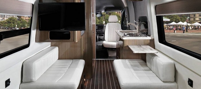 ?مرسيدس اسبريينتر تتحول الي منزل Airstream Interstate Nineteen المتنقل