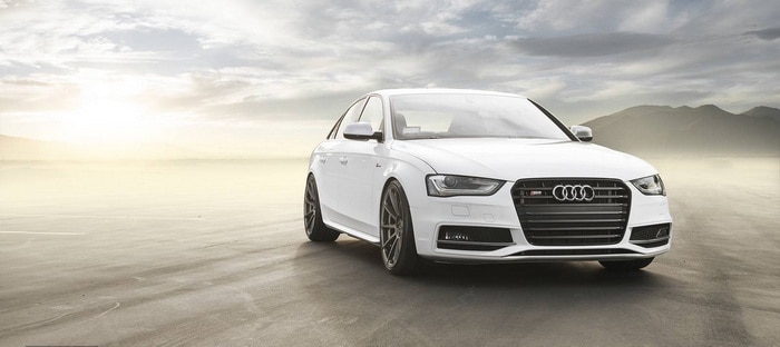 أودي S4 تتباهي بعجلات Vorsteiner كربون جرافيت الرائعة