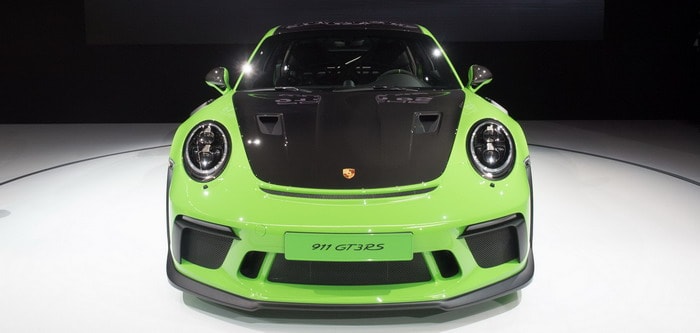 بورشة 911 GT3 RS موديل 2019 تتزود بباقة Weissach الجديدة في نيويورك