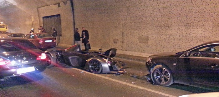 سيارة BAC Mono تتعرض لحادث في نفق ضيق في المجر