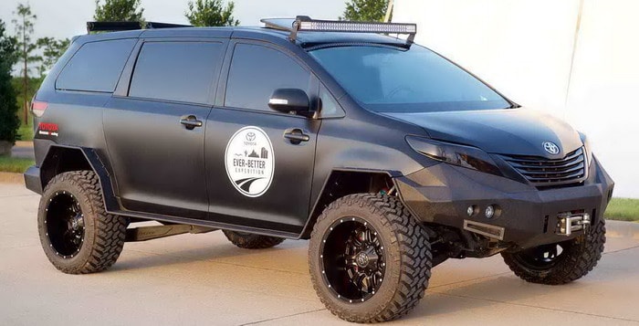 تويوتا Ultimate Utility Vehicle المتوحشة تبدأ عصر الشر قبل العرض في SEMA