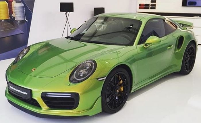 بورشه Exclusive 911 Turbo S تأتي بلون اخضر مميز بسعر 98 ألف دولار