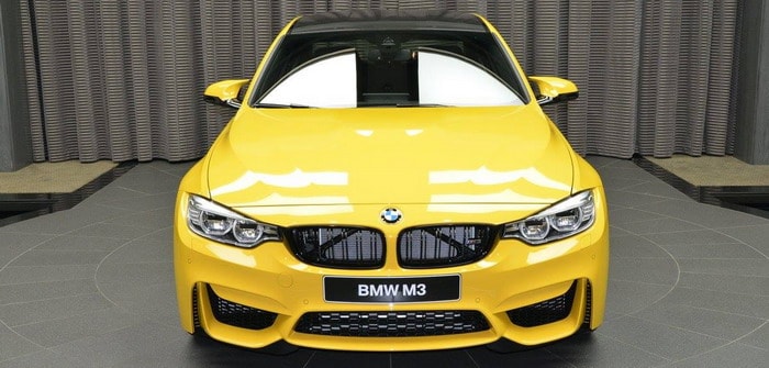 BMW M3 تقدم بلون أصفر سبيد نادر لدي موزع BMW أبوظبي