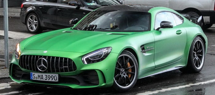 مرسيدس AMG GT R تشعل الأجواء بلون أخضر غير معتاد