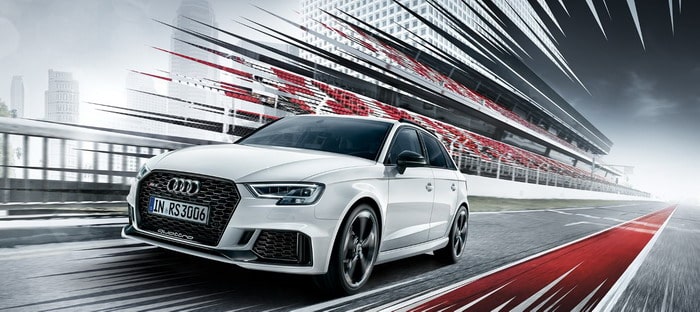 أودي تقدم RS3 Sportback المحسنة بقوة 400 حصان