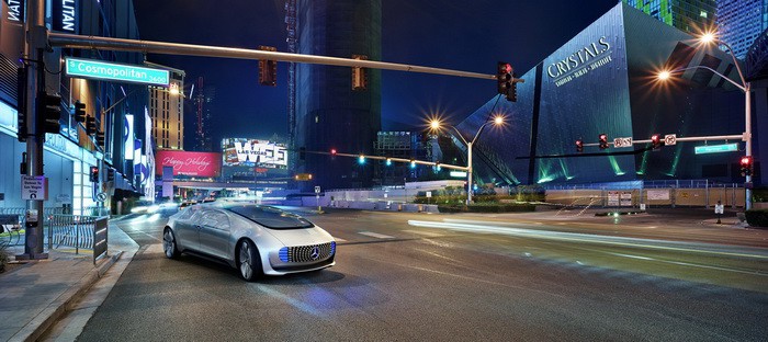 مرسيدس F 015 Luxury in Motion التجريبية . . المستقبل المنتظر للسيارات ذاتية القيادة