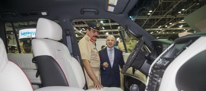 شرطة دبي تستقدم سيارات نيسان باثفيندر هايبرد لأسطولها لتوفير الوقود