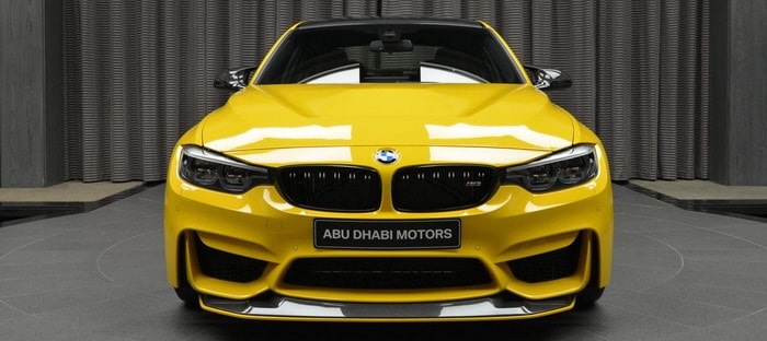 مالك BMW يطلب غطاء محرك M4 GTS واسبويلر لسيارته M3 في أبوظبي