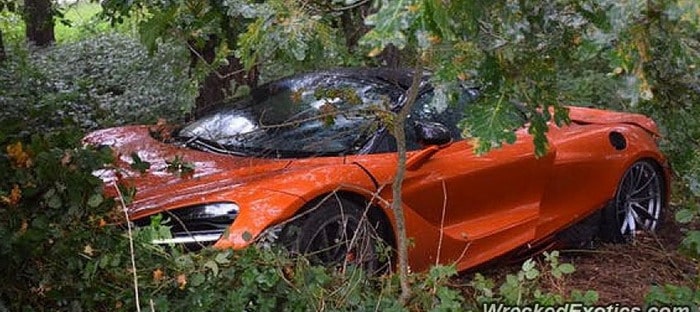 تحطم سيارة ماكلارين 720S خلال حادث في تجمع للسيارات ببلجيكا