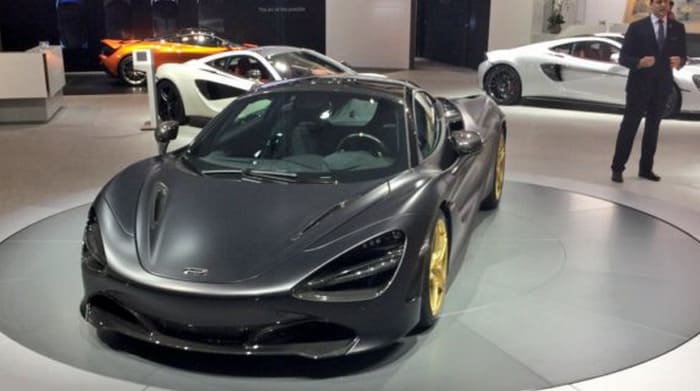 ماكلارين 720S بلمسات ذهبية . . نسخة وحيدة من نوعها في معرض دبي للسيارات