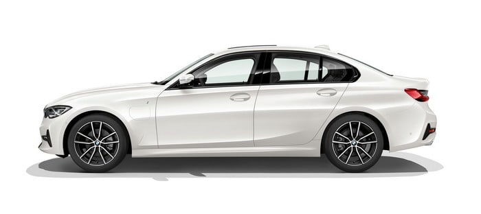 BMW تقدم 330e iPerformanceفي عام 2019 بمدى تنقل أكبر