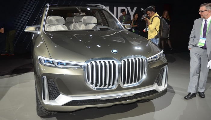 BMW X7 iPerformance التجريبية الضخمة تتألق في لوس أنجلوس