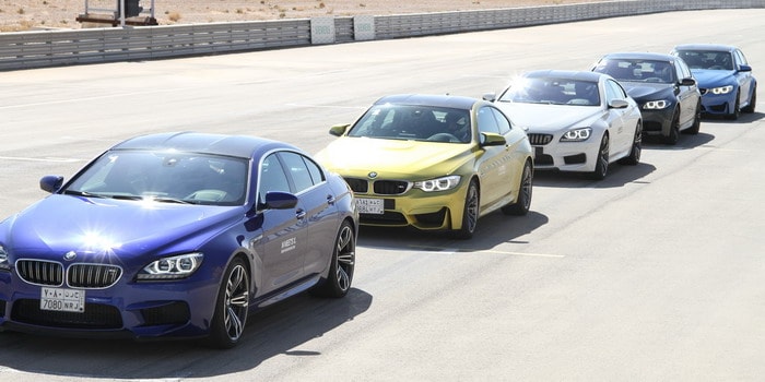 سيّارات BMW M وX تنطلق على حلبة الريم الدولية بالسعودية