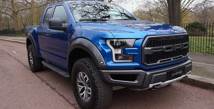 فورد F-150 رابتور 2017 تساوي في السعر بورشه 911 كارييرا