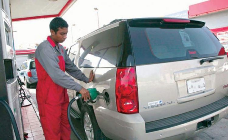 التجارة تشهر بمحطة تقوم بالغش في الوقود وتضبط 2500 اطار منتهي الصلاحية