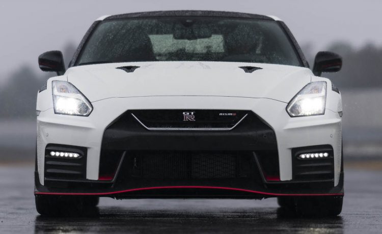 مراجعة نيسان GT-R نيسمو 2020: أداء ياباني خارق