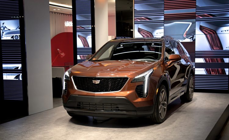 الجميح تحتفل باليوم الوطني بعروض على كاديلاك XT4