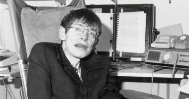 أمضيت حياتى أسافر فى الكون داخل ذهنى.. جوجل تحتفل بميلاد ستيفن هوكينج