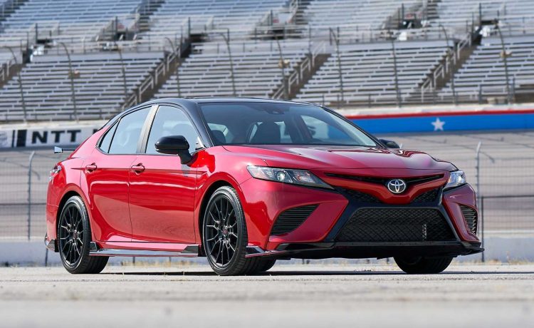 مراجعة تويوتا كامري 2020 TRD … تجربة مختلفة تماماً