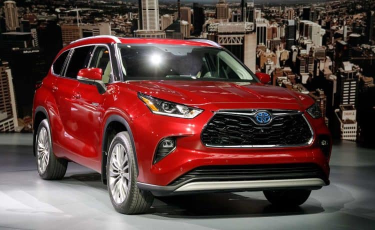 تويوتا هايلاندر 2020 تقدم بمحركين وتصميم جديد في نيويورك