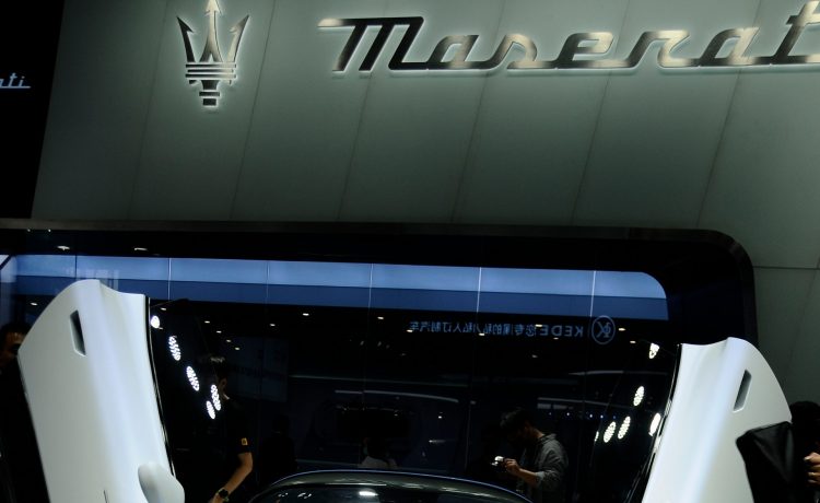 مازيراتي MC20 الجديدة تقدم في معرض بكين 2020