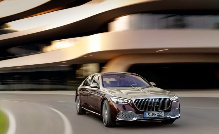 مرسيدس مايباخ SClass الجديدة تظهر لإعادة تعريف الفخامة