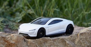 تسلا تستدعى أكثر من 26 ألف سيارة من طرارزتها لإنهاء البرودة التى تضر بالسلامة