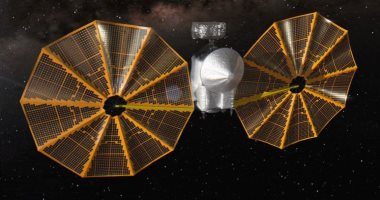 مركبة لوسى تفتح أجنحتها الذهبية فى الفضاء لجمع أشعة الشمس.. صور