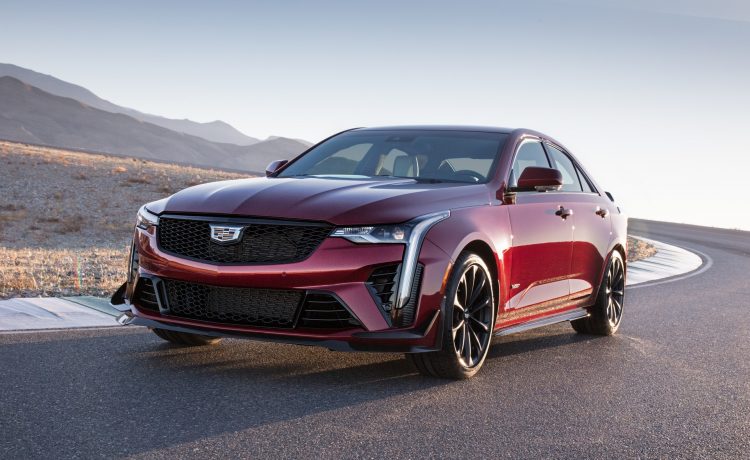 كاديلاك CT4V Blackwing 2022 تقدم بمحرك بقوة 472 حصان وسعر 60 ألف دولار
